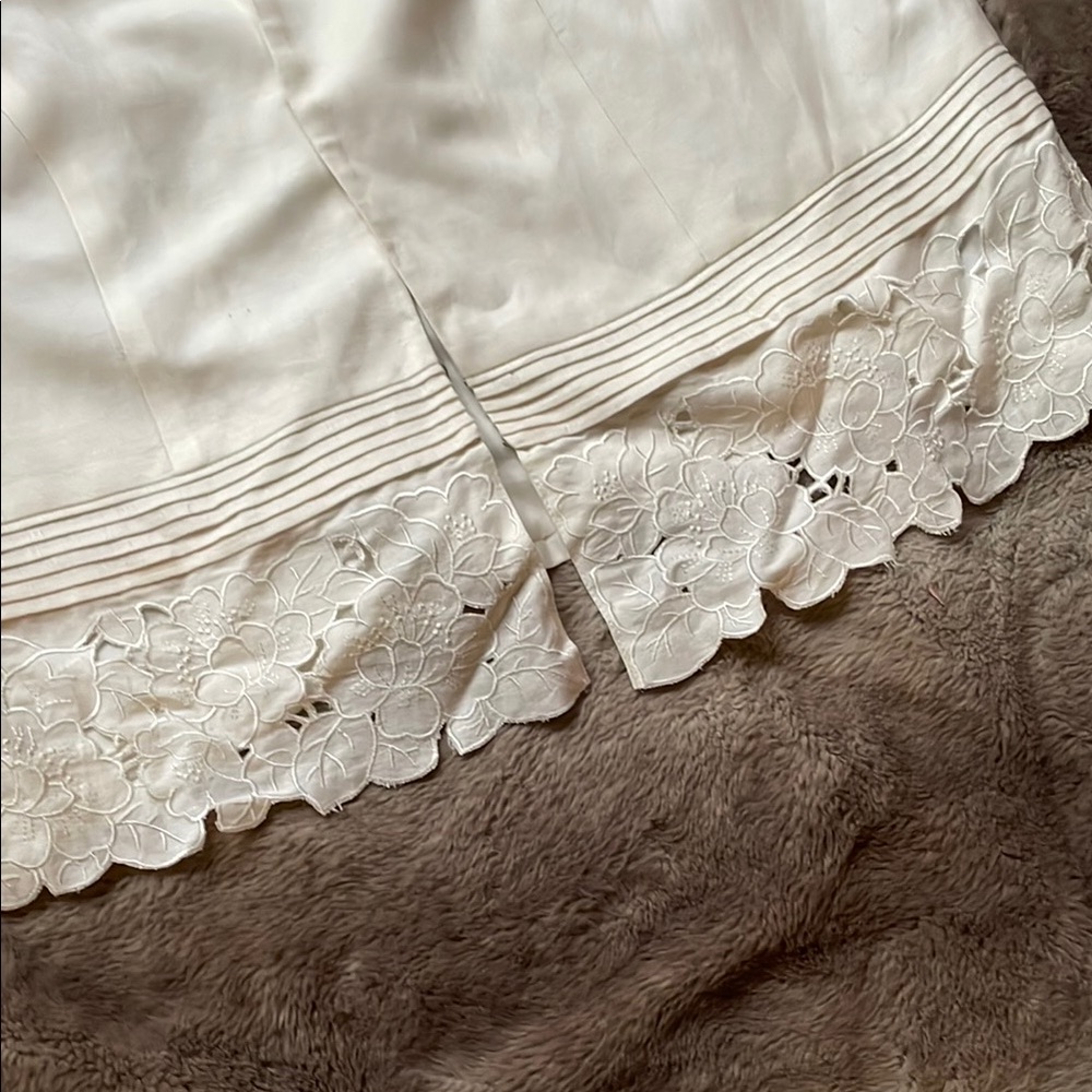 Elegant White Lace Trim Jacket - Picture 2 of 6